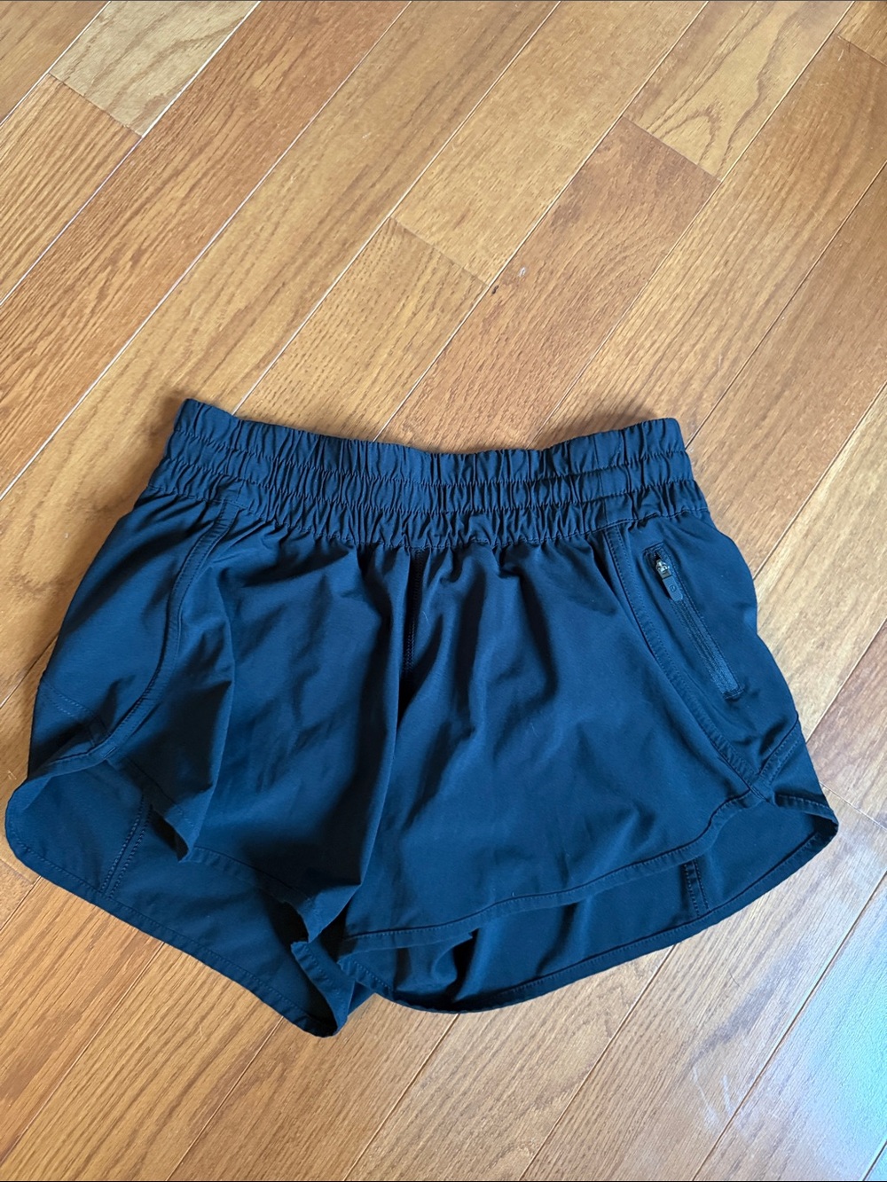 Lulu Lemon  Tracker mid-rise 4 inch workout short Black Athletic shorts